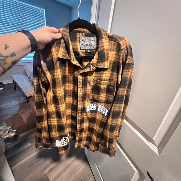 Men’s Flannel - Picture 3 of 3